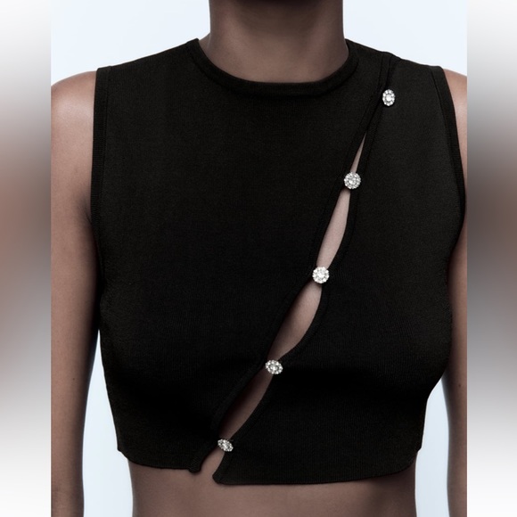 Zara Tops - ZARA KNIT TOP WITH JEWEL BUTTONS
BLACK